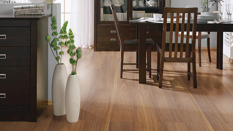 Ламинат Haro Tritty 100 Ироко 529052 фото в интерьере Ламинат Haro Tritty 100 Ироко 529052 фото в интерьере